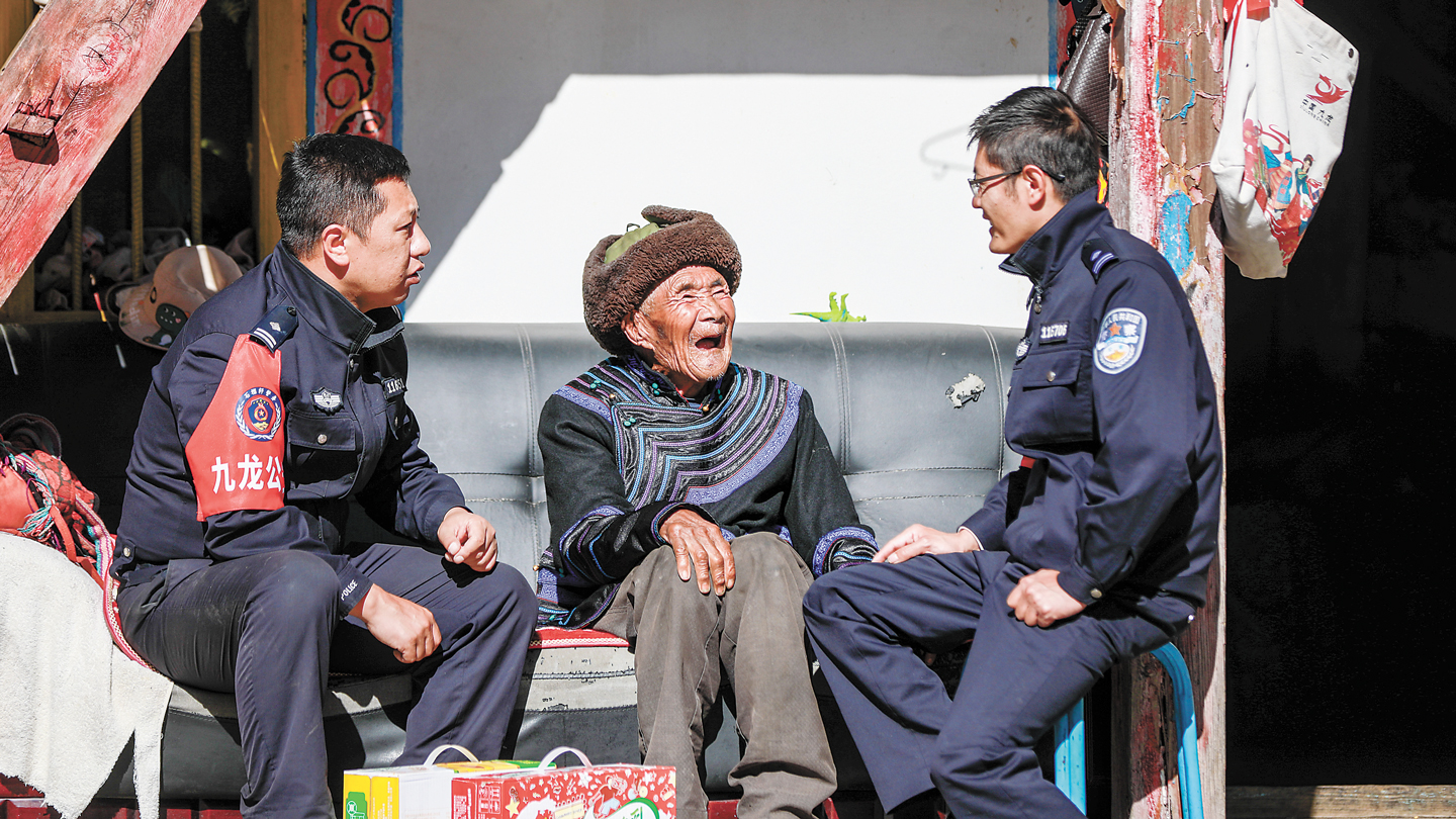 走访留守老人